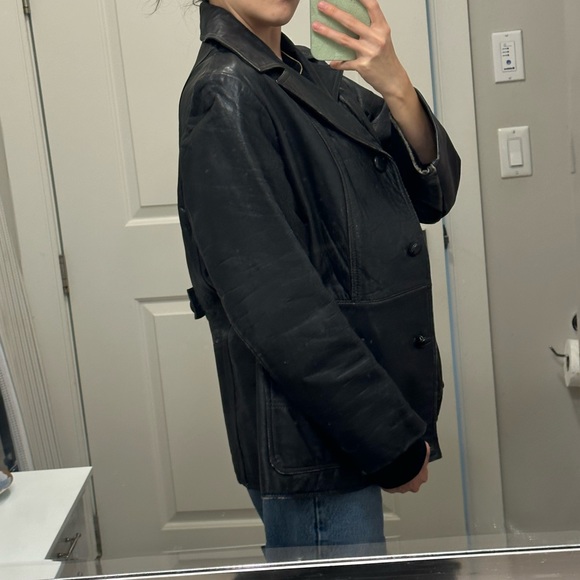 Vintage black leather jacket - Picture 4 of 9